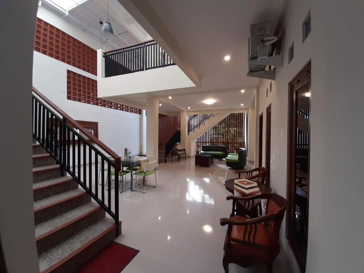 Hotel Omah Nayan à Maguwo Extérieur photo