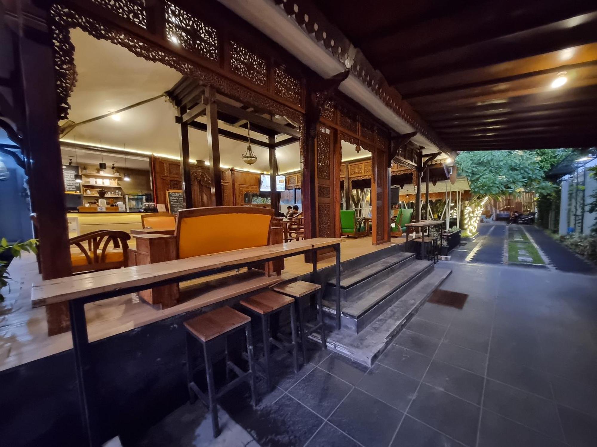 Hotel Omah Nayan à Maguwo Extérieur photo