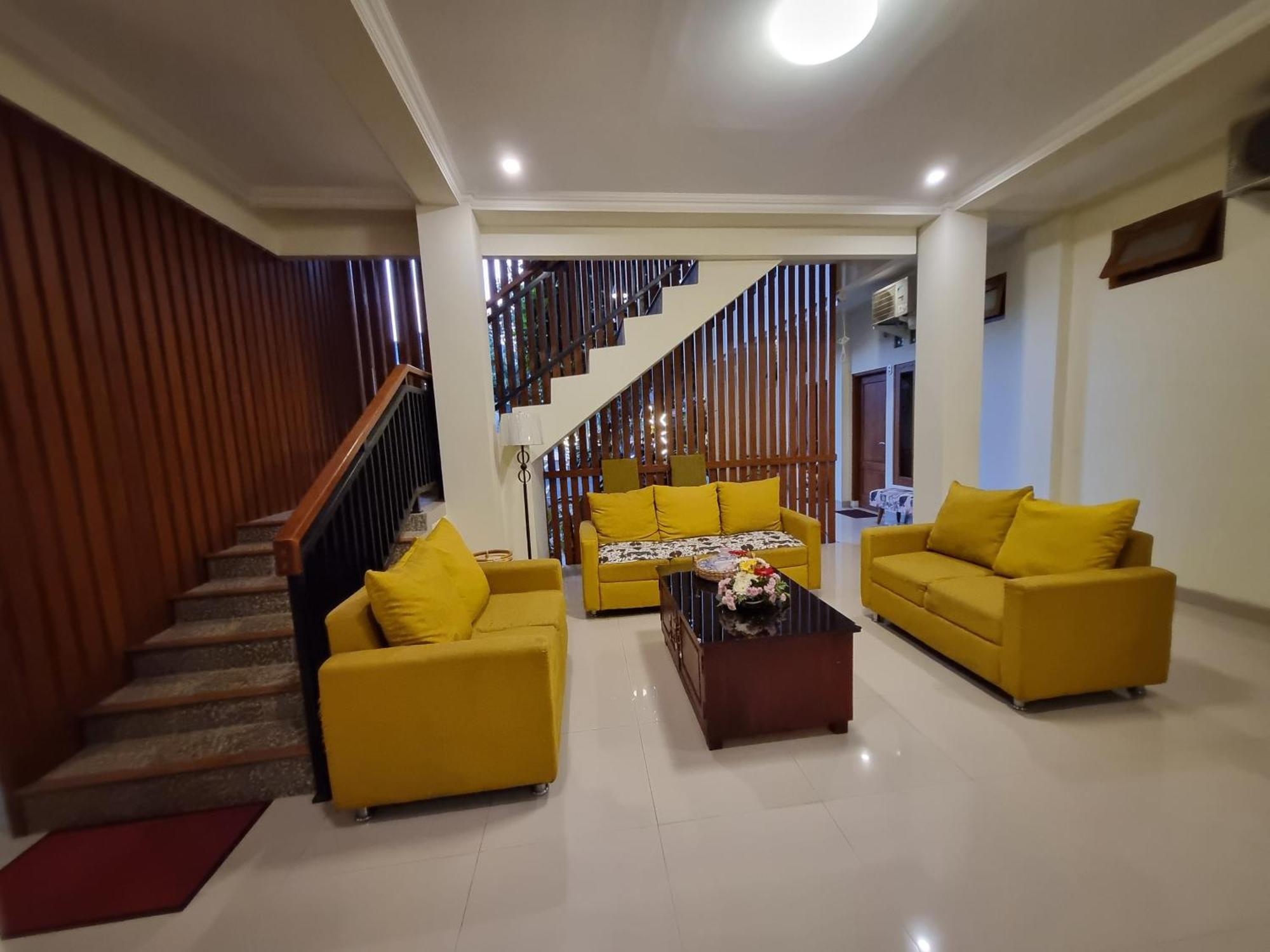 Hotel Omah Nayan à Maguwo Extérieur photo