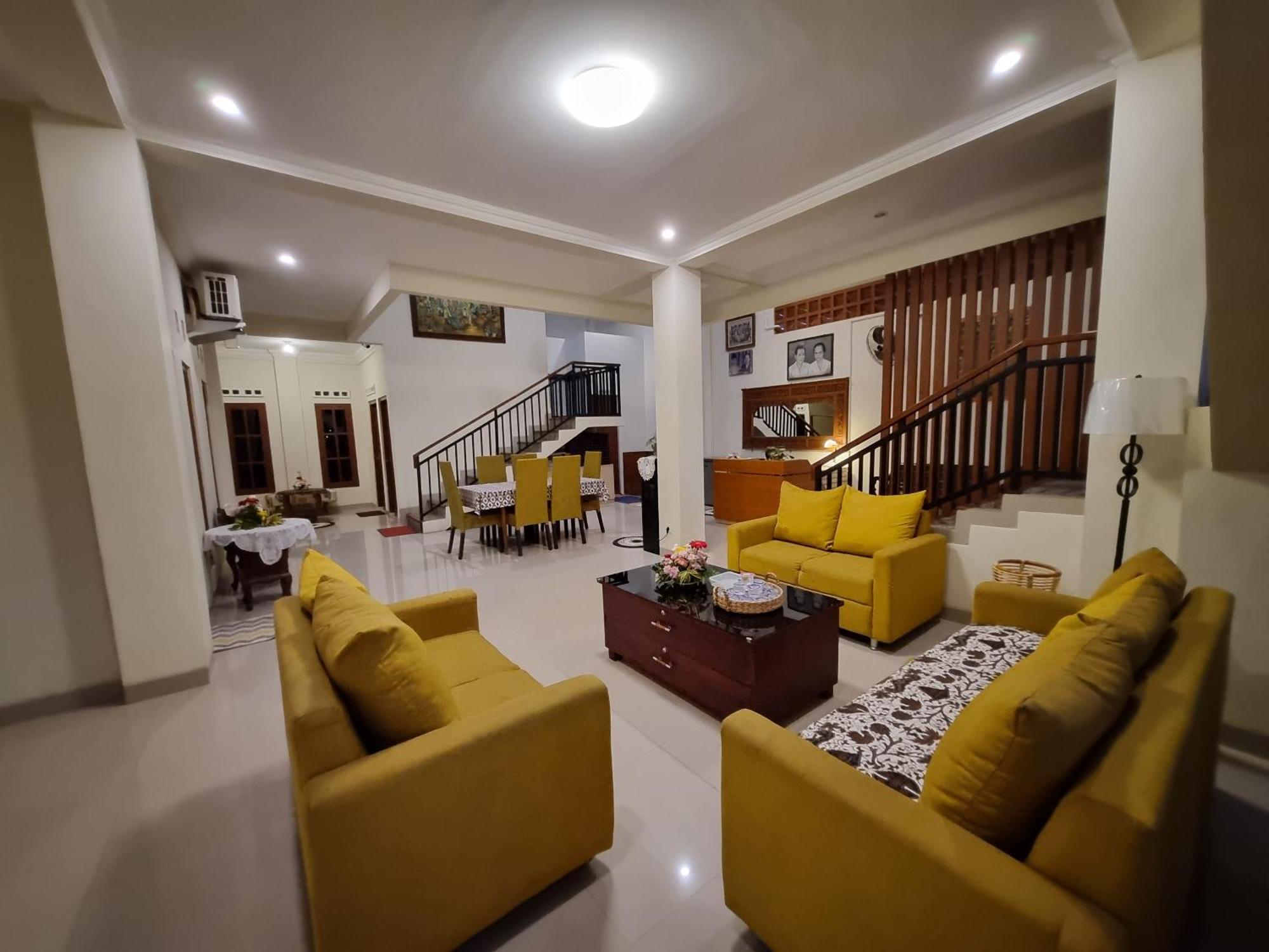 Hotel Omah Nayan à Maguwo Extérieur photo