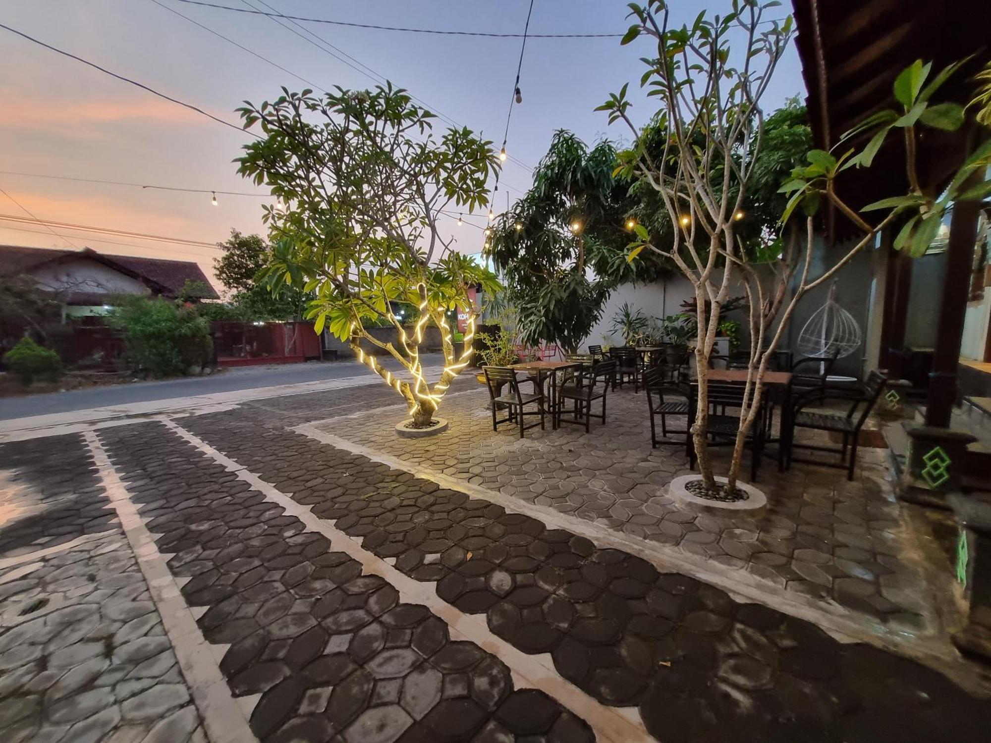 Hotel Omah Nayan à Maguwo Extérieur photo